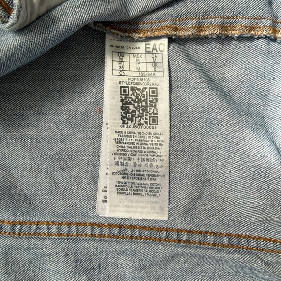 Guess Floral Embroidered Rose Denim Jacket Light Wash Trucker Boho Size Medium - Picture 10 of 11